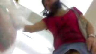 Կրծքավանդակի շիկահեր միլֆ Քեյսի Գրանտը փորում է իր փիսիկը