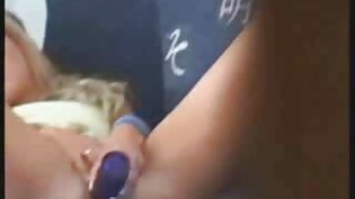 Սադրիչ ավար թխահեր պրակտիկա dildo fuck է սոլո